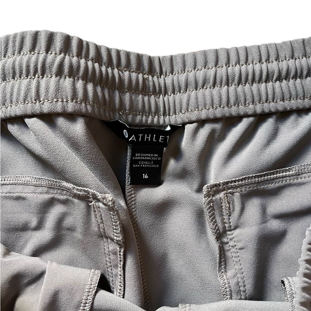 Athleta Endeavor Joggers Pants Women's 16 Bottom Athletic Pleated $109 NEW ✅ - Picture 4 of 6